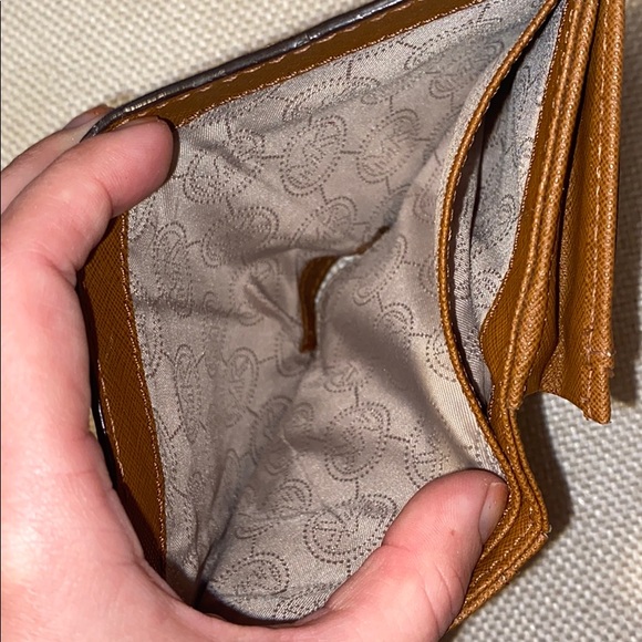 Michael Kors wallet - Picture 4 of 4